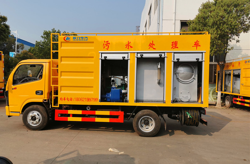 281迈皋桥街污水分离车