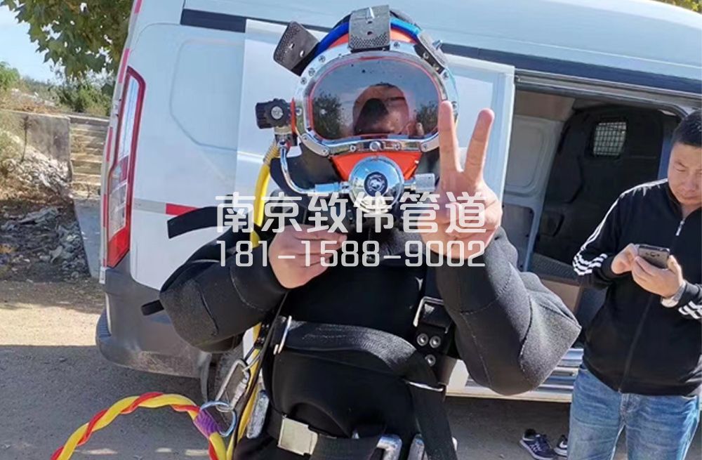 356迈皋桥街沉淀池清底