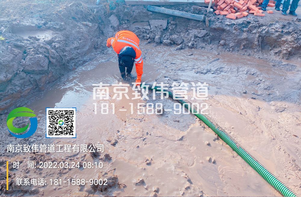 363迈皋桥街工地泥浆清理